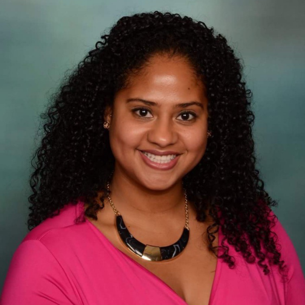 Head Shot of Lucy Recio.